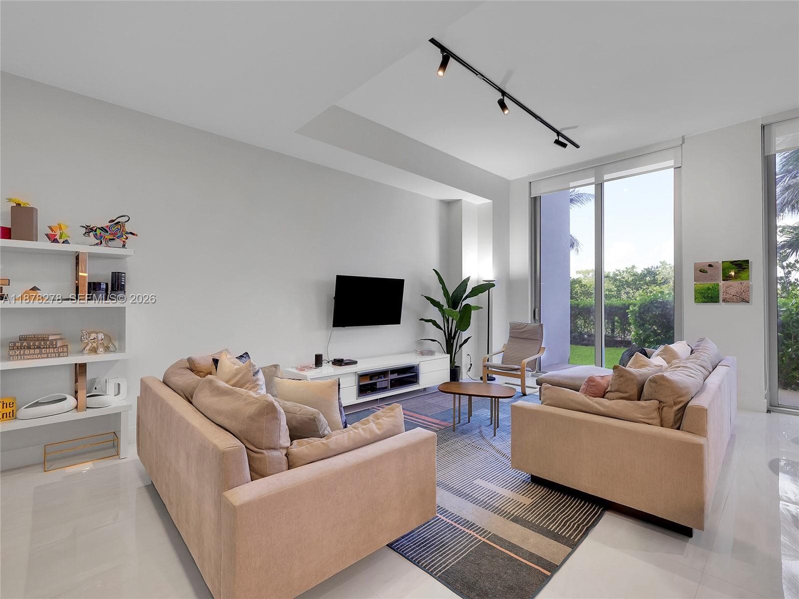 16385 Biscayne Blvd # 105, North Miami Beach FL 33160 — 9