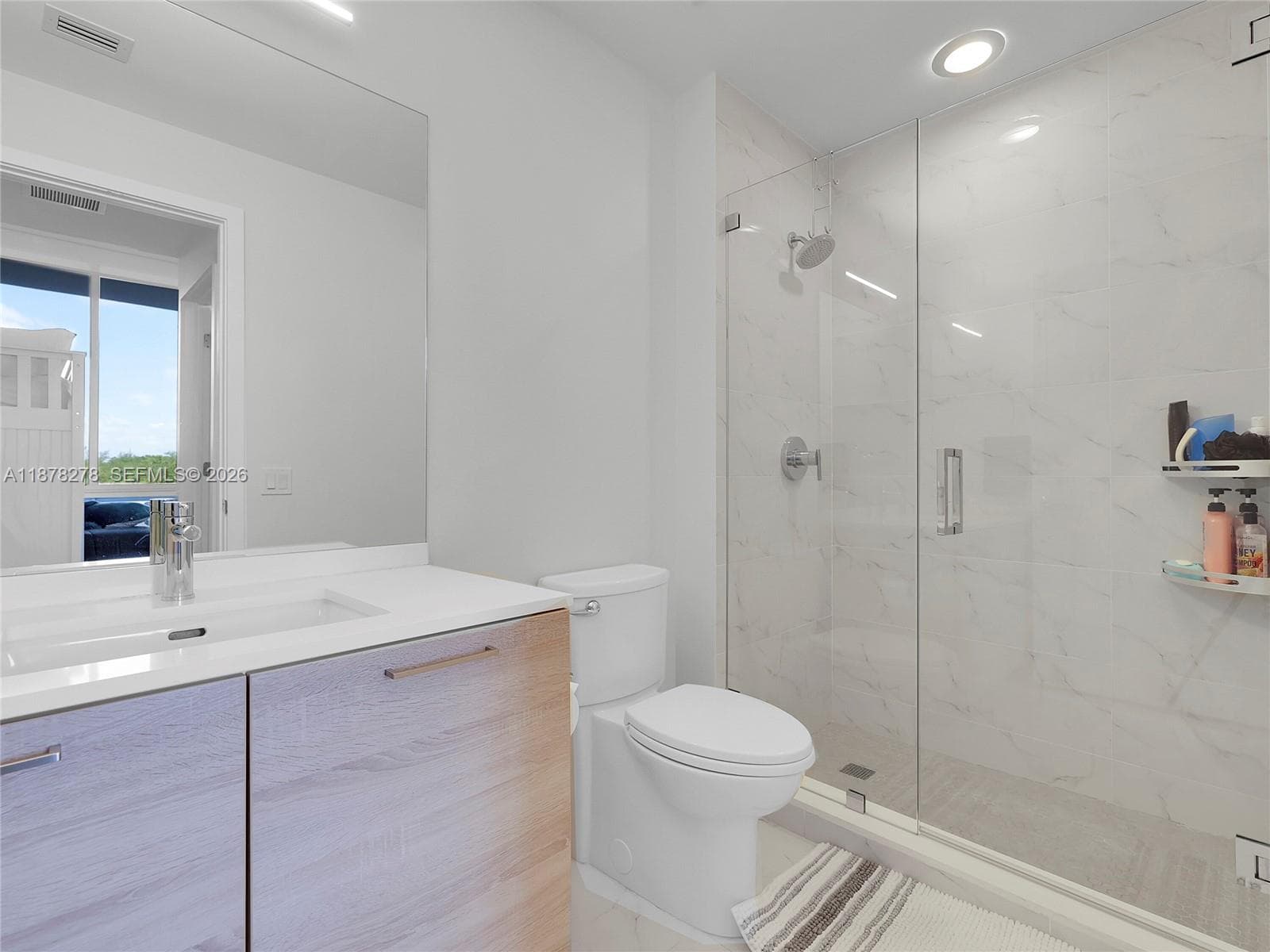 16385 Biscayne Blvd # 105, North Miami Beach FL 33160 — 19