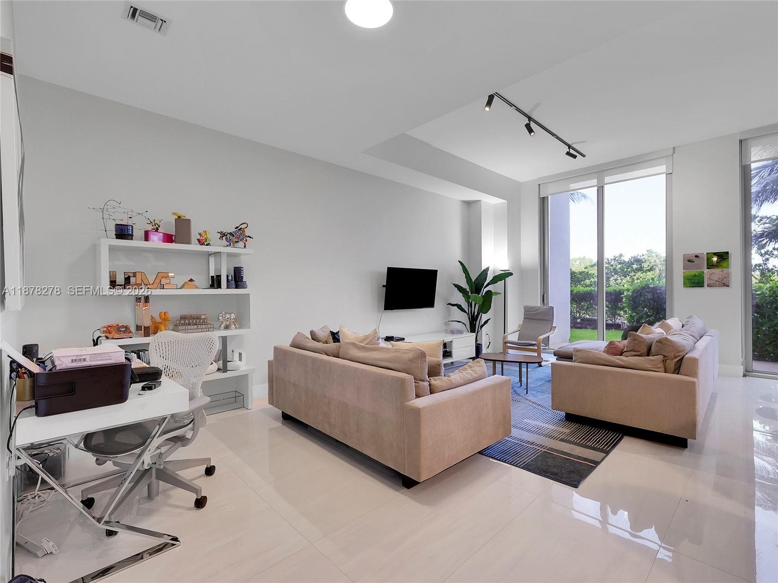 16385 Biscayne Blvd # 105, North Miami Beach FL 33160 — 4