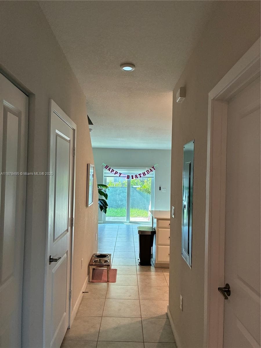 1069 NW 4th Ter, Florida City FL 33034 — 2