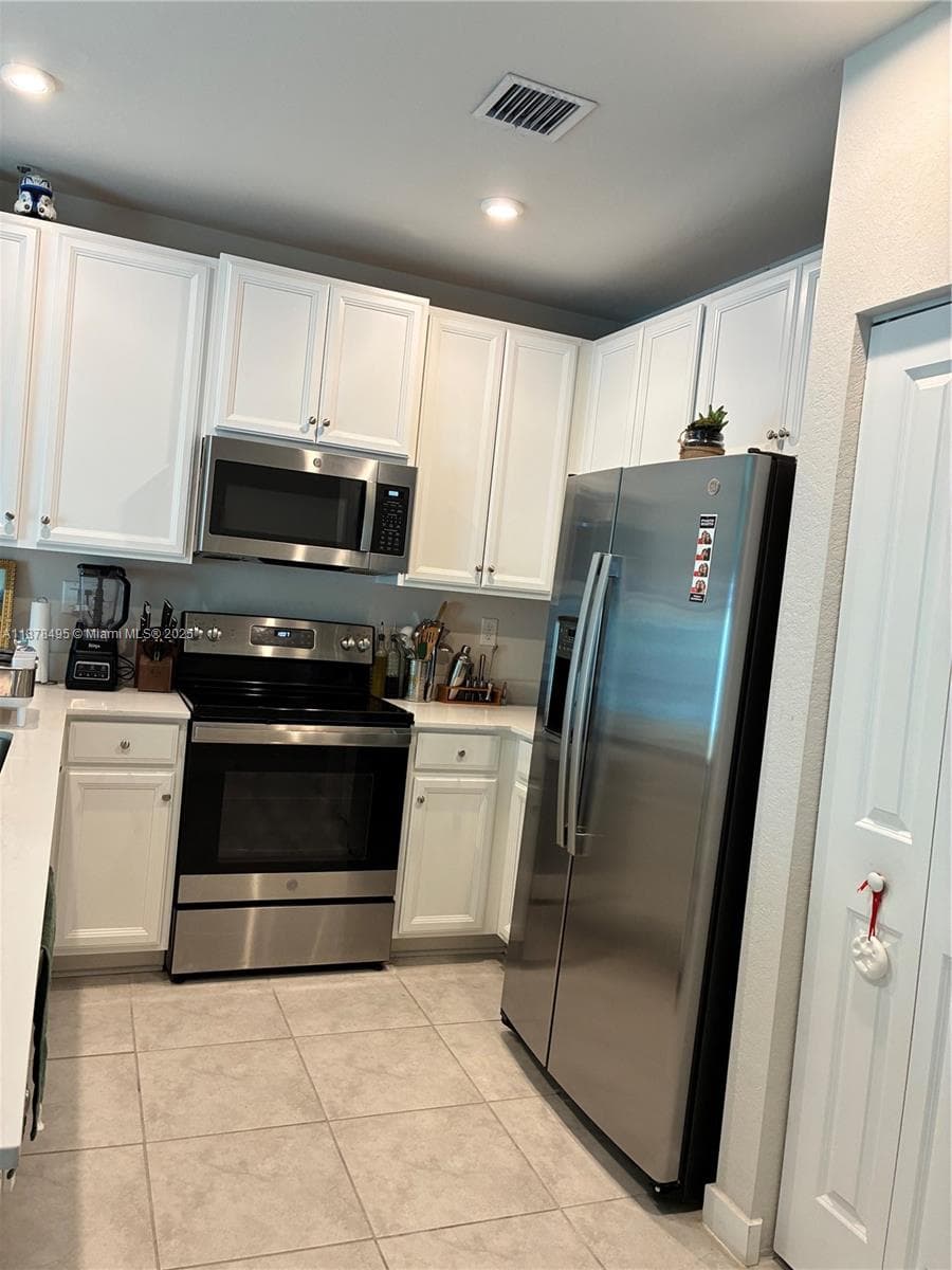 1069 NW 4th Ter, Florida City FL 33034 — 5