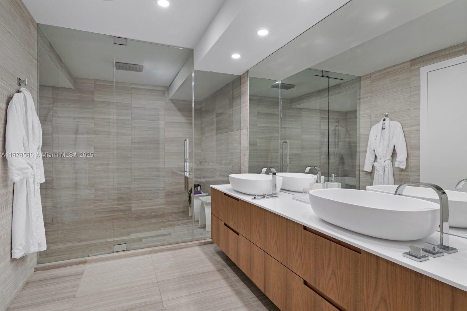 4701 N Meridian Ave # 222, Miami Beach FL 33140 — 23