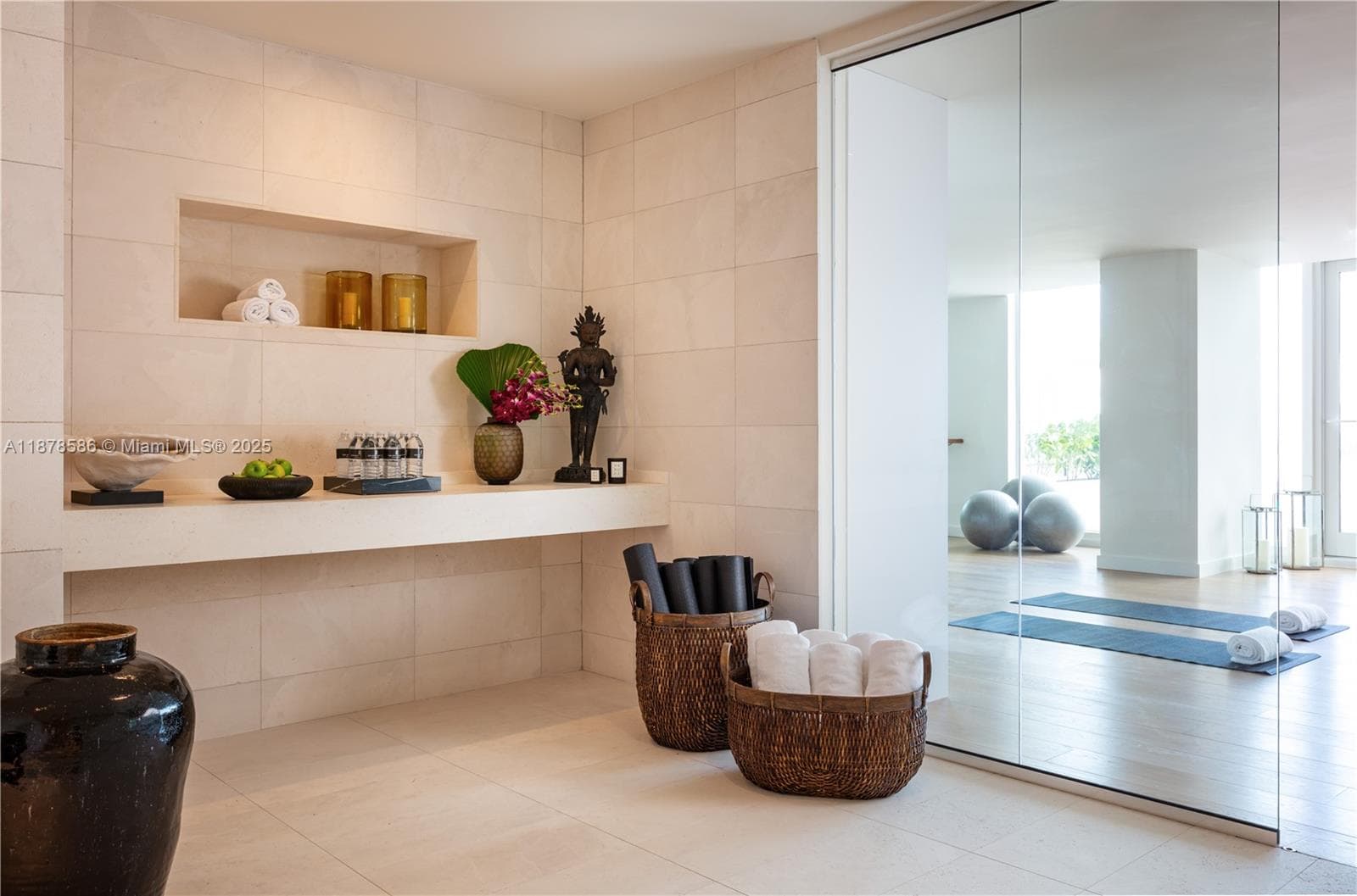 4701 N Meridian Ave # 222, Miami Beach FL 33140 — 42