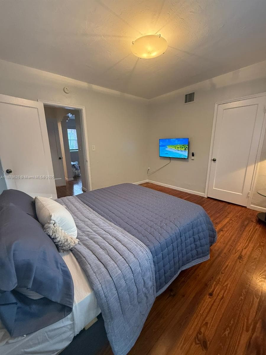 1289 Marseille Dr # 46, Miami Beach FL 33141 — 66