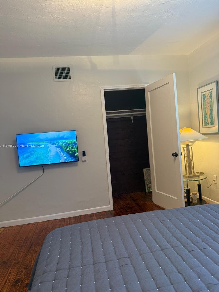 1289 Marseille Dr # 46, Miami Beach FL 33141 — 65