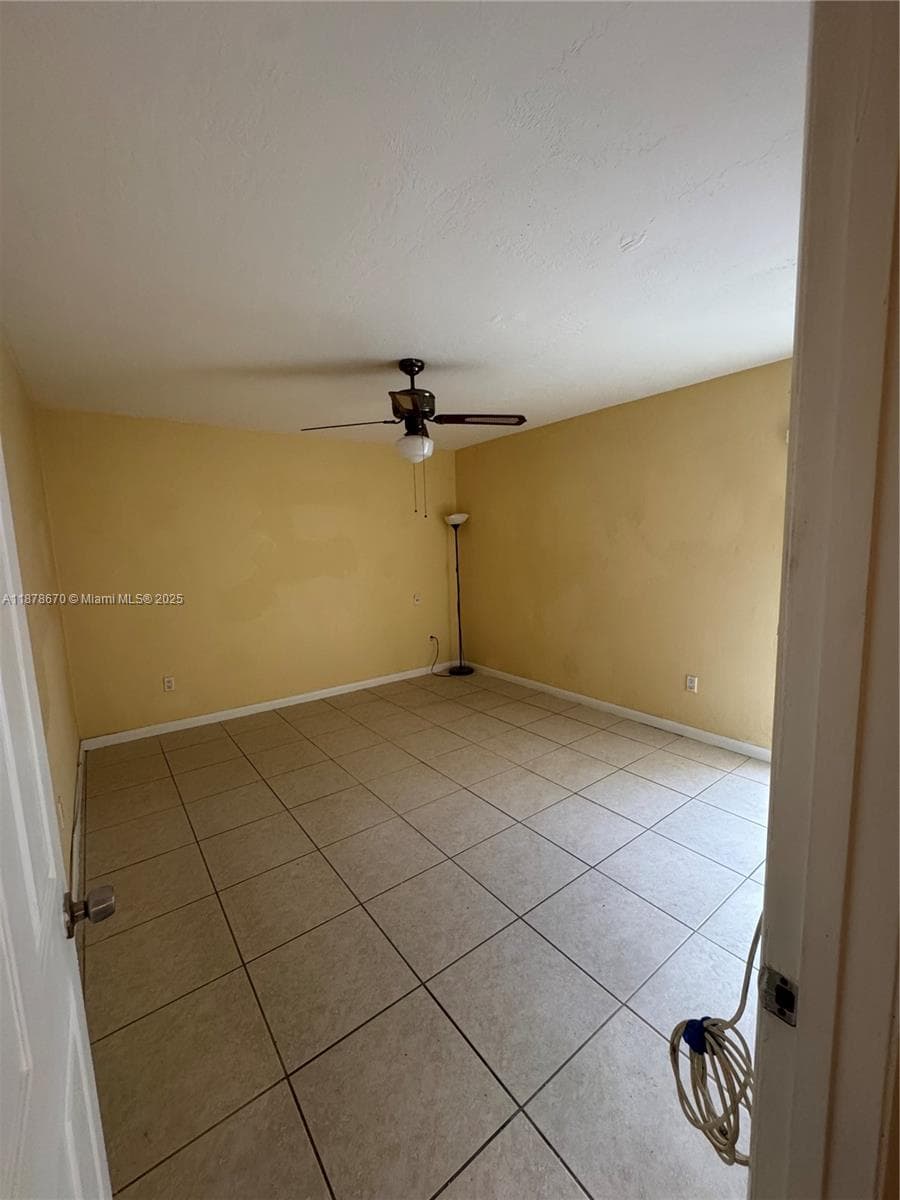 10353 N Kendall Dr, Miami FL 33176 — 12