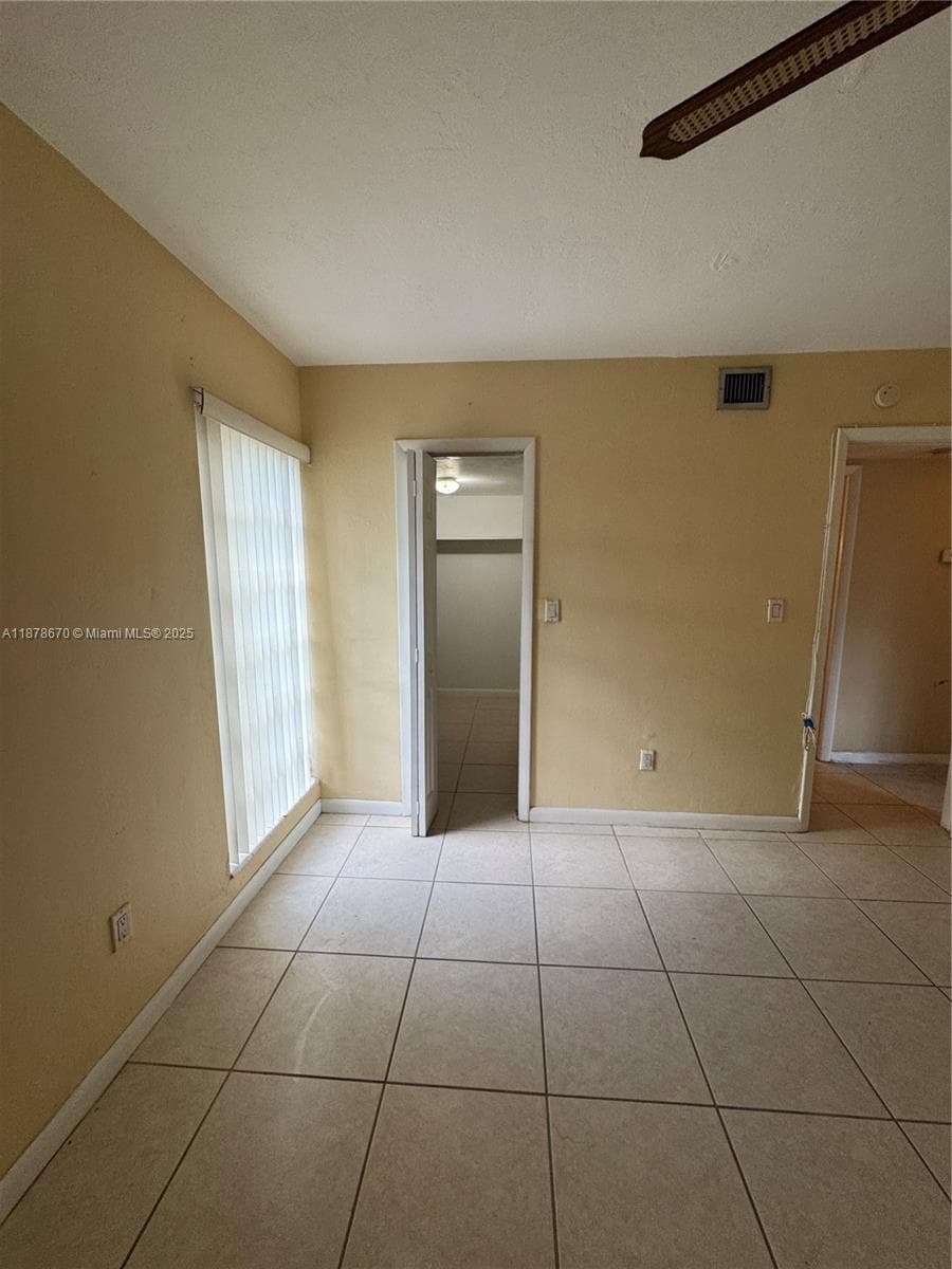 10353 N Kendall Dr, Miami FL 33176 — 14