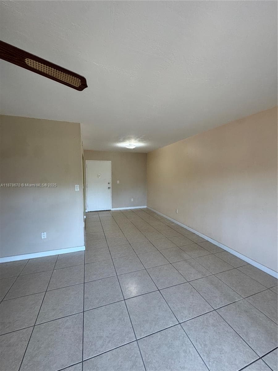 10353 N Kendall Dr, Miami FL 33176 — 8