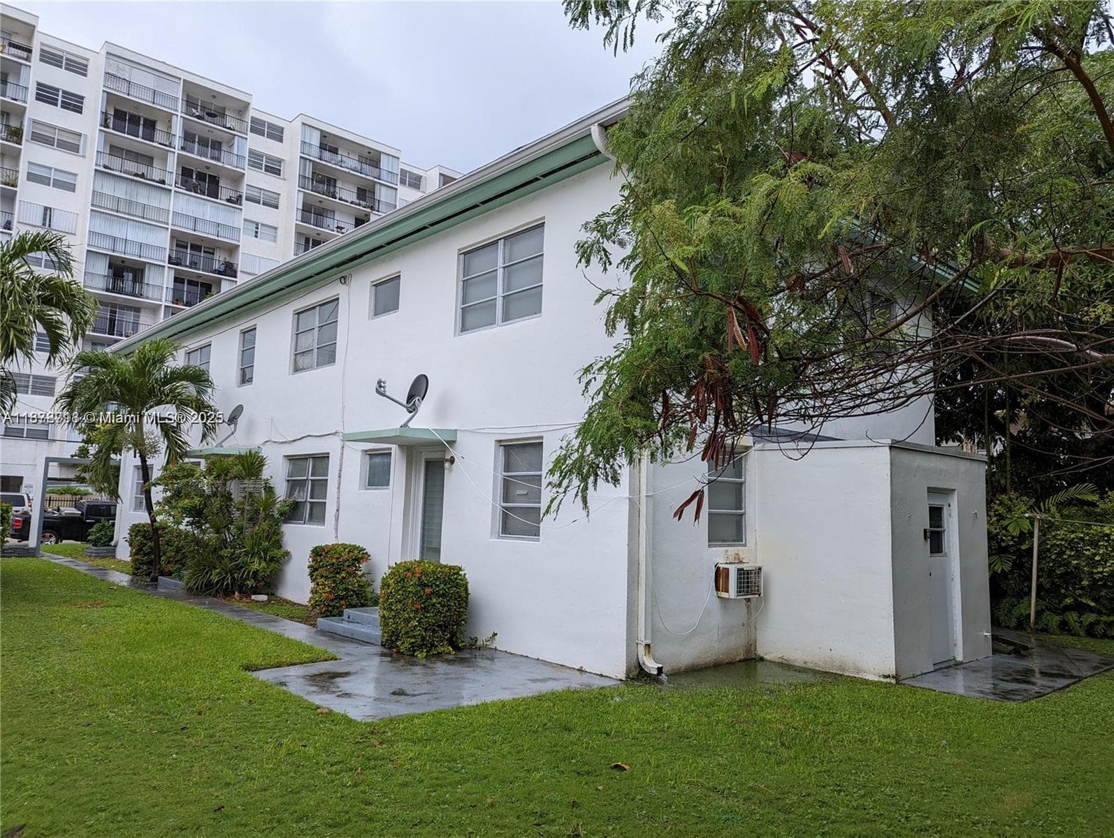 7821 Byron Ave, Miami Beach FL 33141 — 13