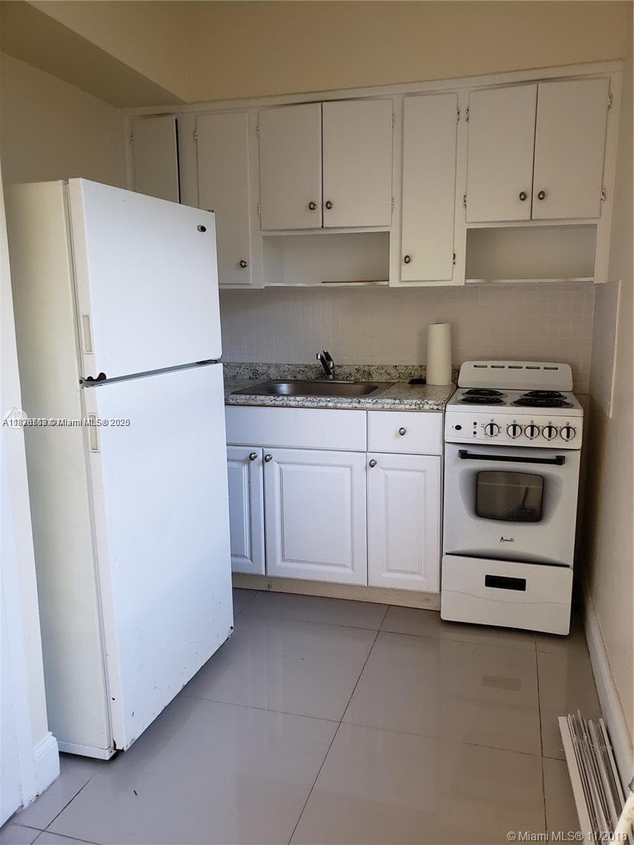 7821 Byron Ave, Miami Beach FL 33141 — 8