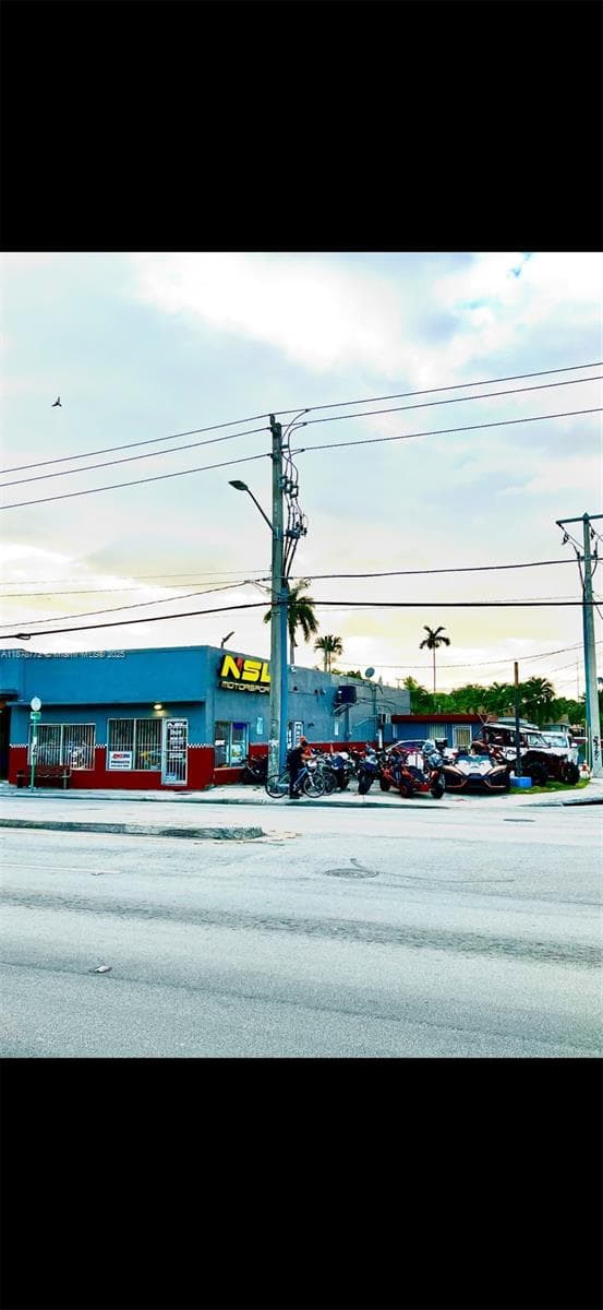 210 SW 22nd Ave, Miami FL 33135 — 2