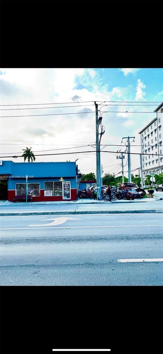 210 SW 22nd Ave, Miami FL 33135 — 3
