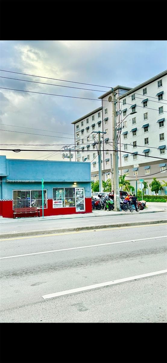 210 SW 22nd Ave, Miami FL 33135 — 1