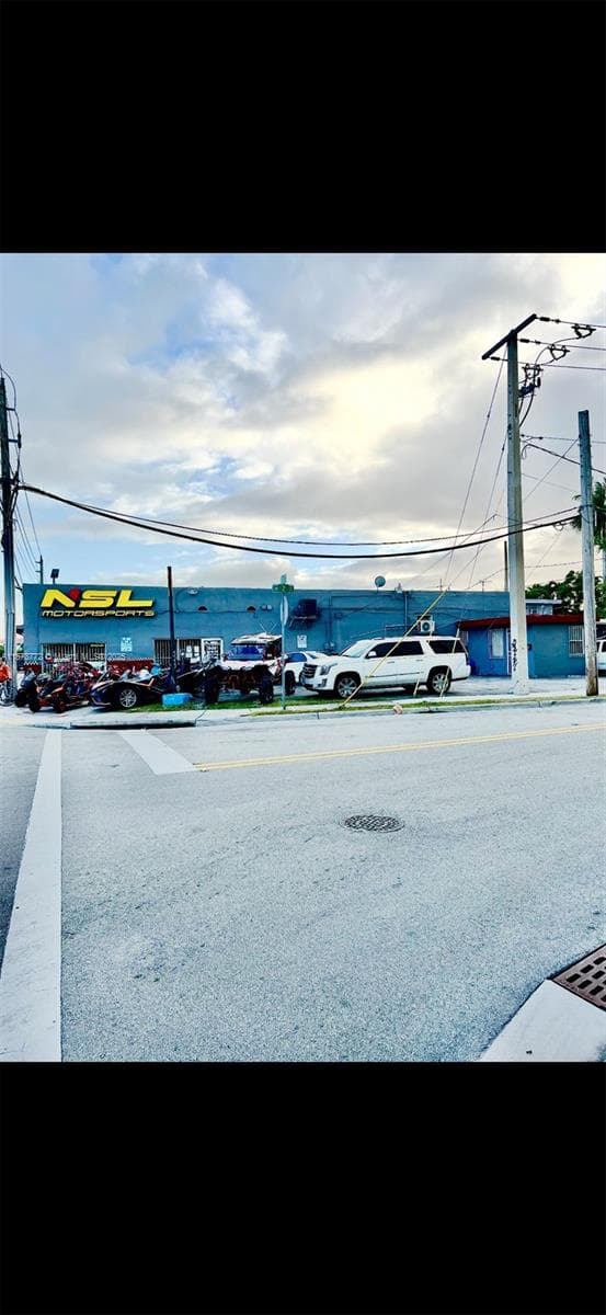 210 SW 22nd Ave, Miami FL 33135 — 5