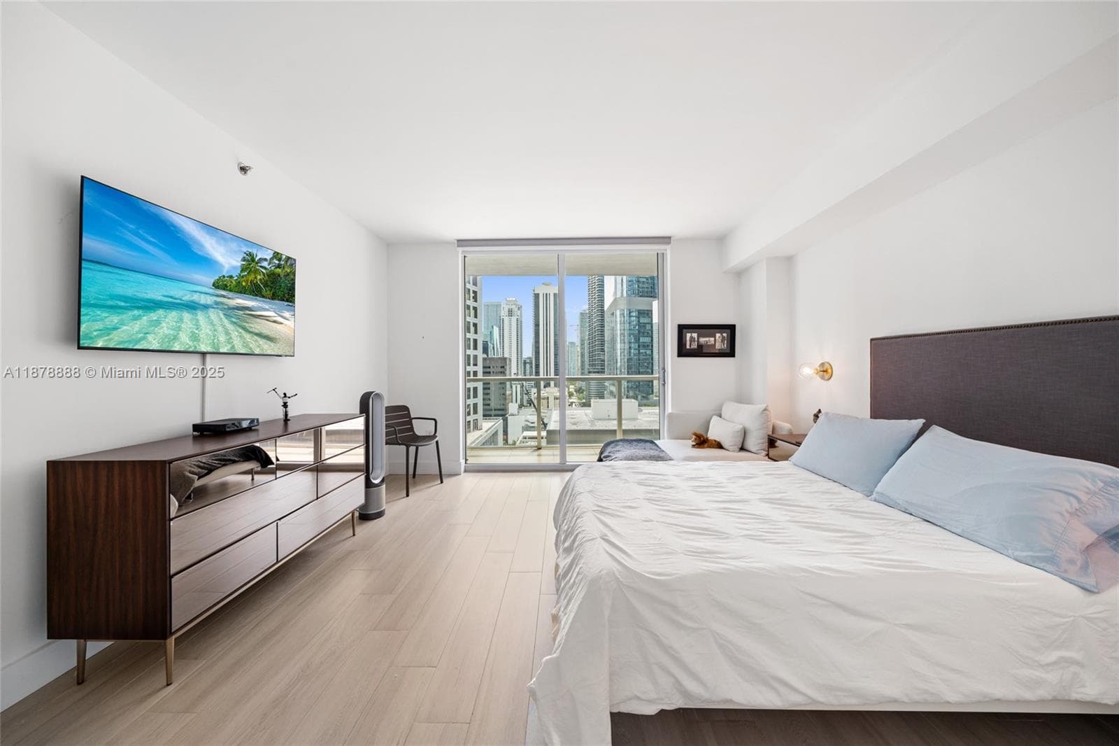 55 SE 6th St # 1908, Miami FL 33131 — 27