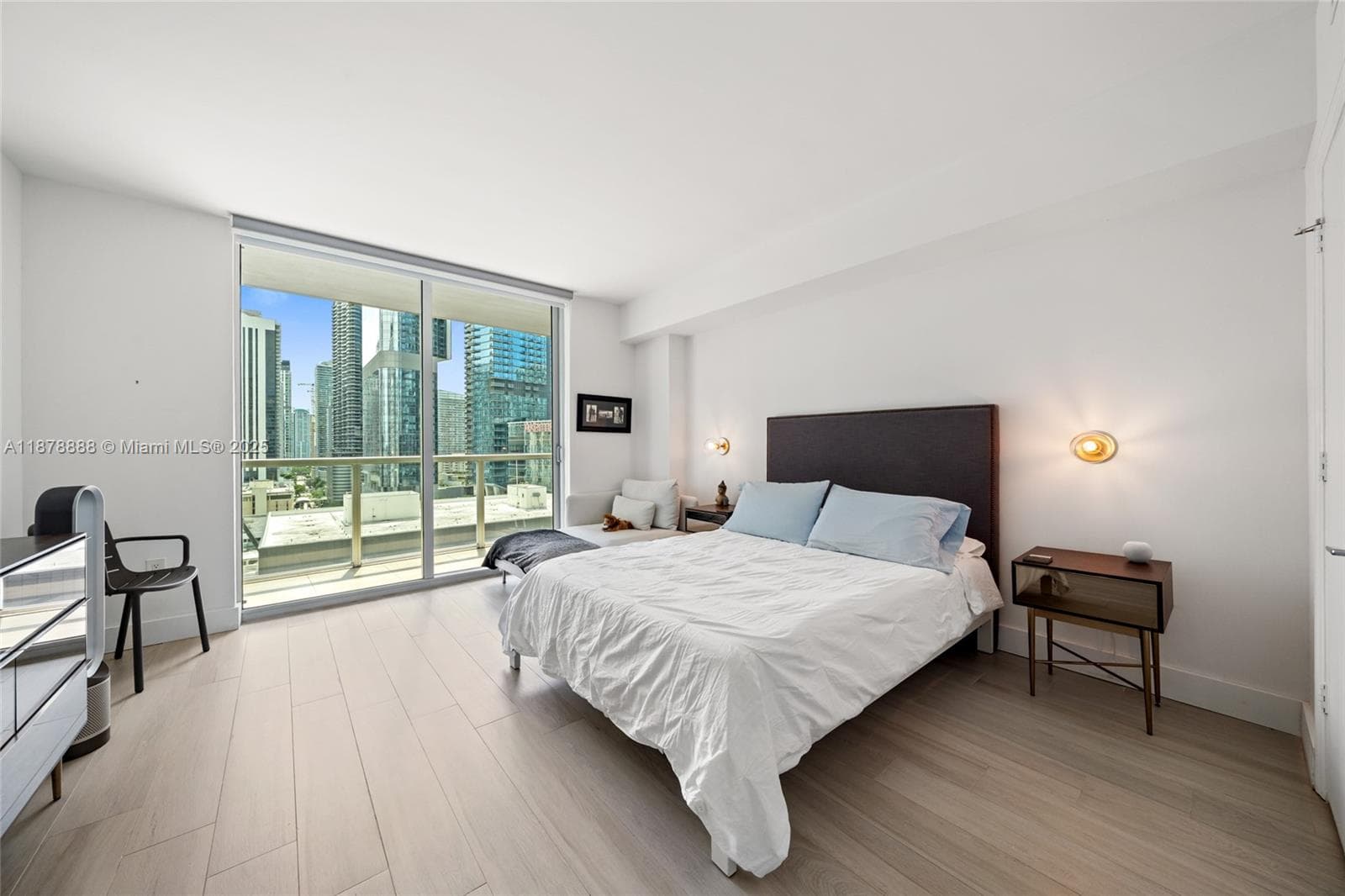 55 SE 6th St # 1908, Miami FL 33131 — 28