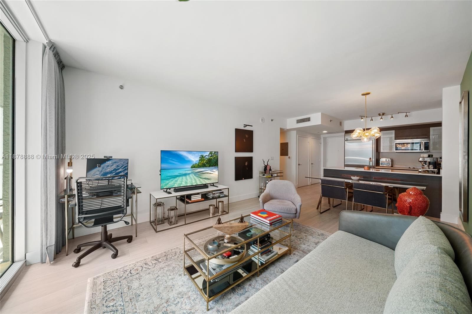 55 SE 6th St # 1908, Miami FL 33131 — 24