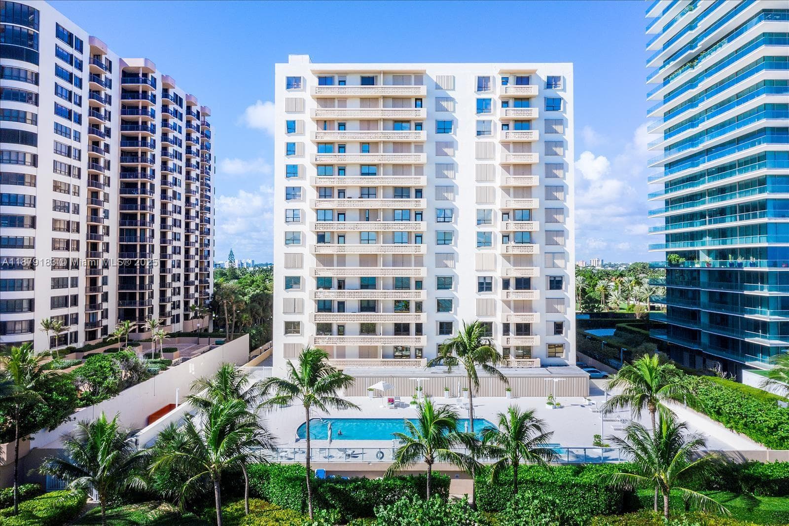 10185 Collins Ave # 917, Bal Harbour FL 33154 — 1