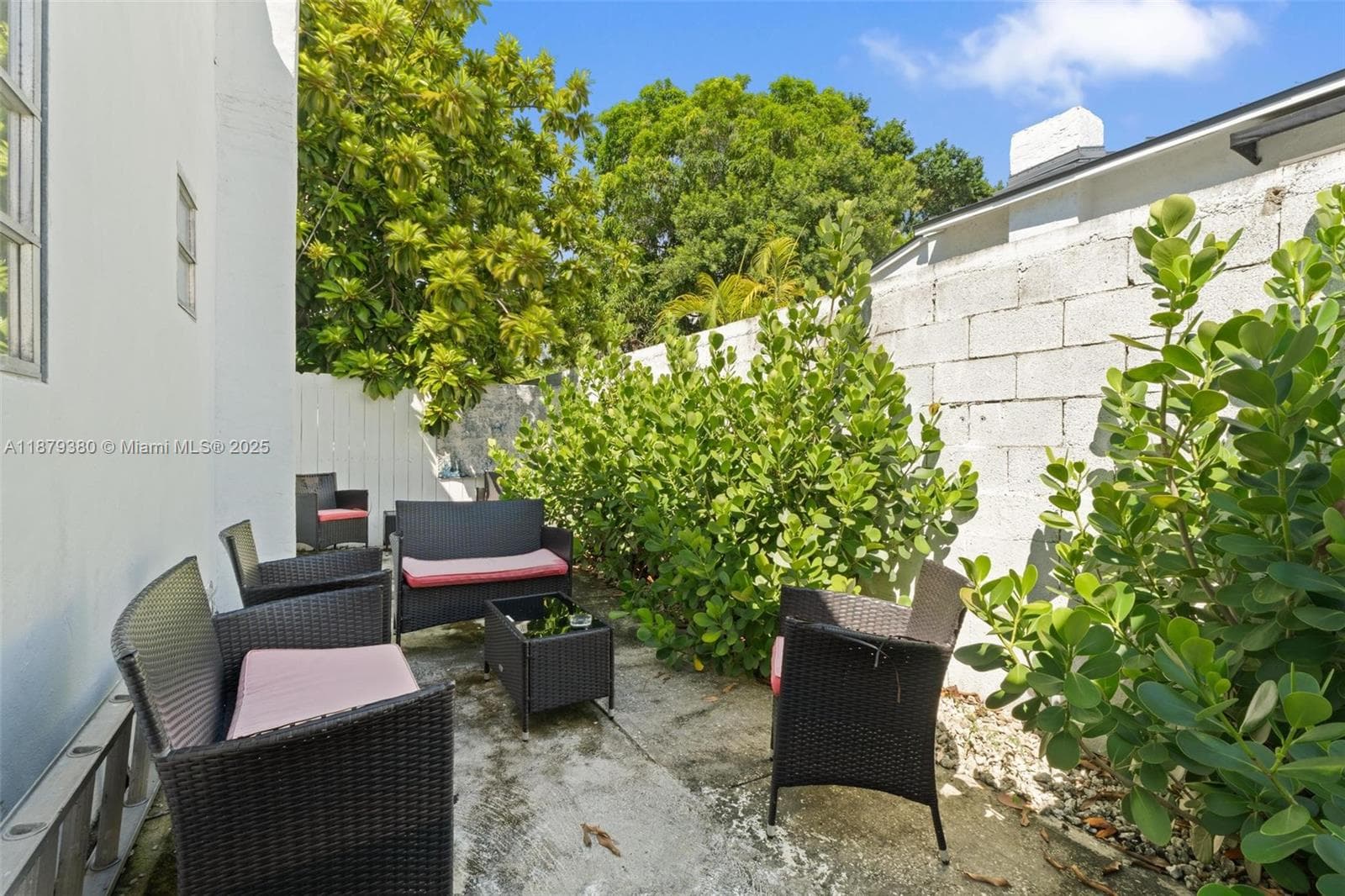 2453 SW 17th St # 2453, Miami FL 33145 — 21