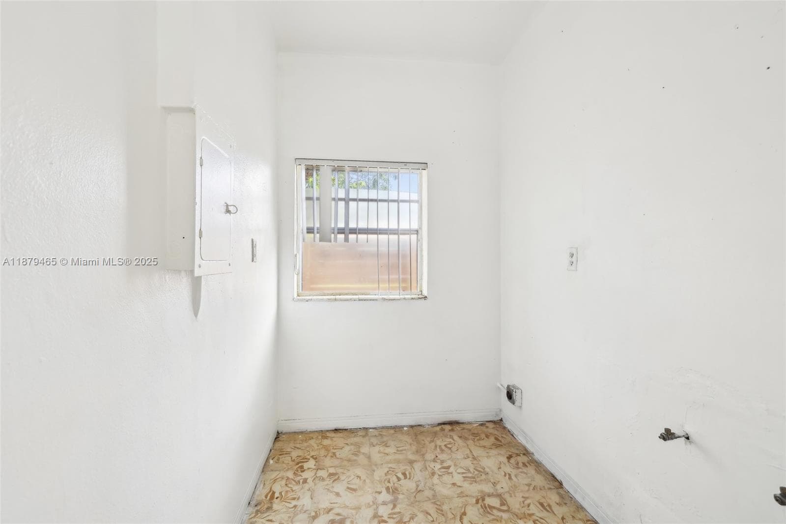 1121 SW 36th Ave, Miami FL 33135 — 23