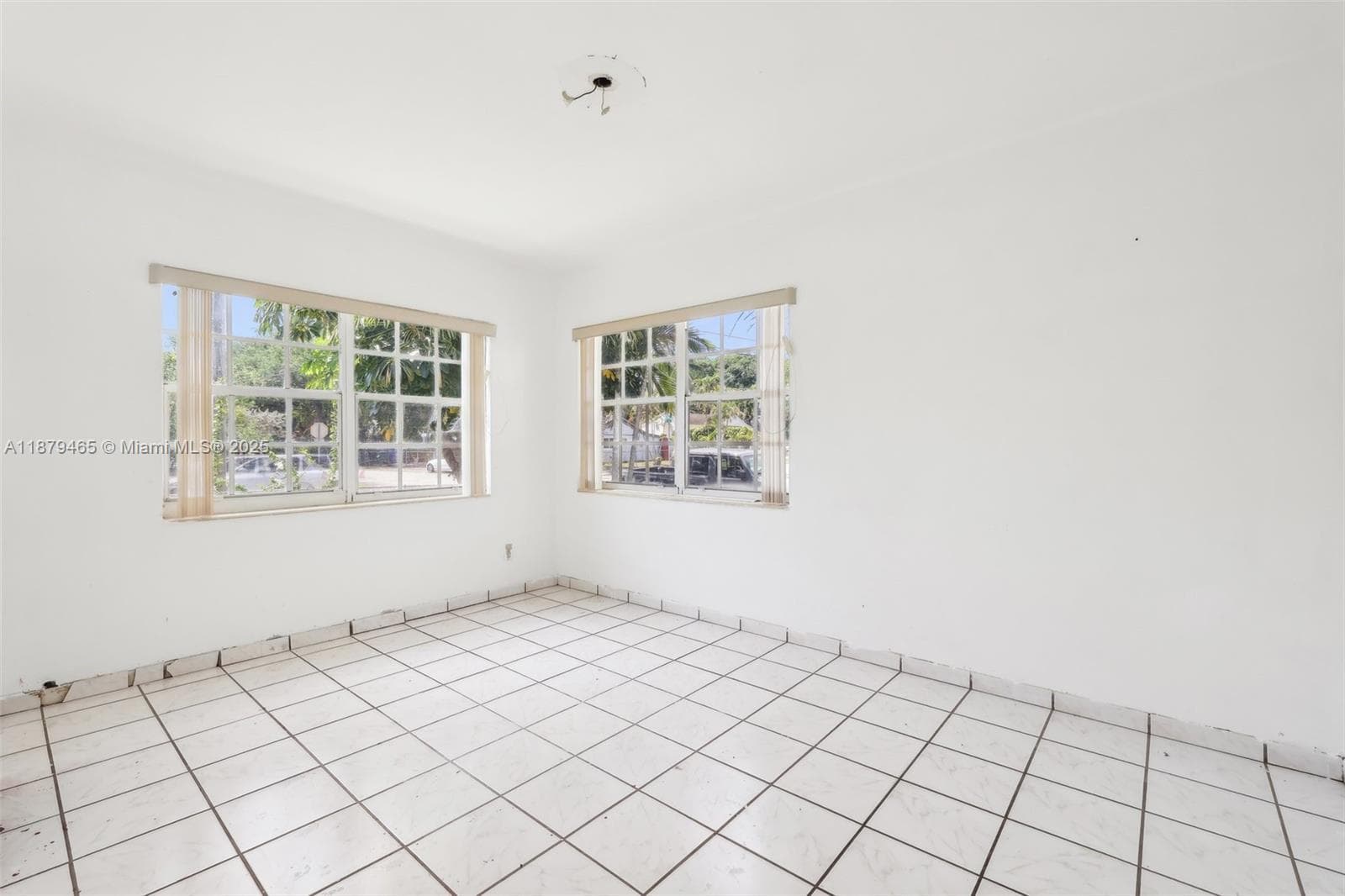1121 SW 36th Ave, Miami FL 33135 — 13