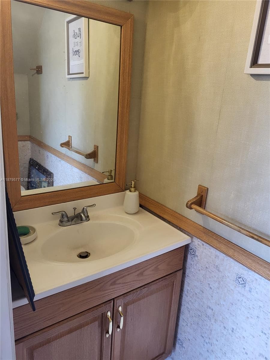 820 NE 212th Ter # 6, Miami FL 33179 — 34