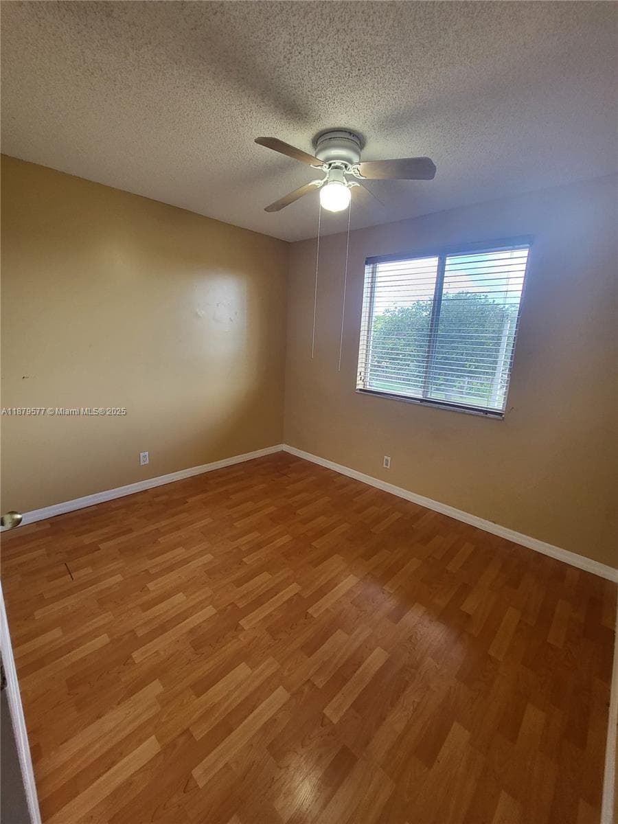 820 NE 212th Ter # 6, Miami FL 33179 — 35