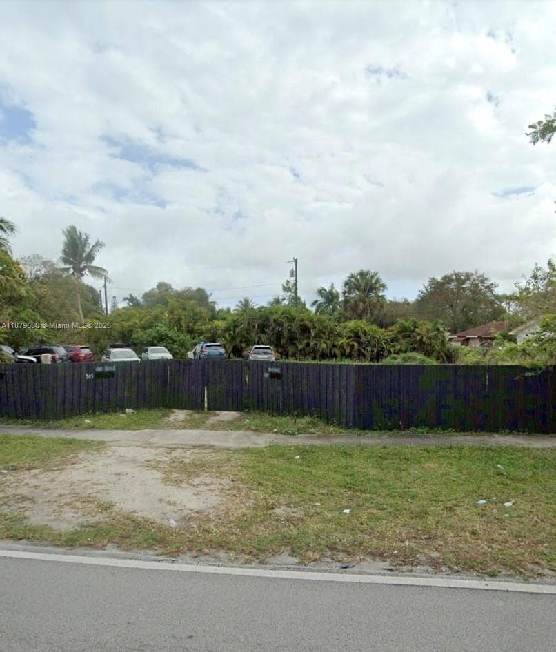 15505 N Miami Ave, Miami FL 33169 — 3