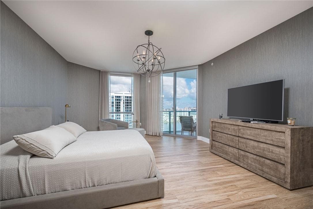 17111 Biscayne Boulevard SLIP 100, North Miami Beach FL 33160 — 27