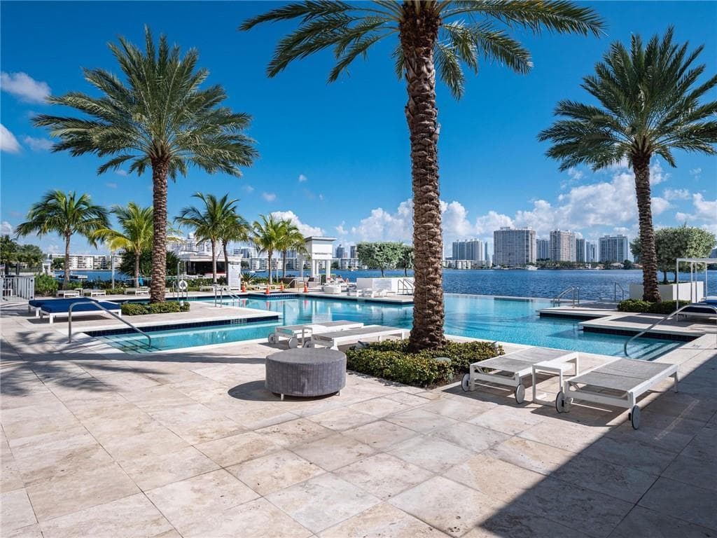 17111 Biscayne Boulevard SLIP 100, North Miami Beach FL 33160 — 6