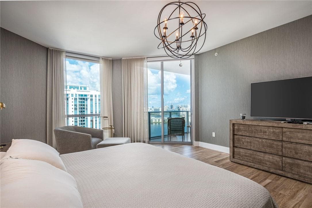 17111 Biscayne Boulevard SLIP 100, North Miami Beach FL 33160 — 28