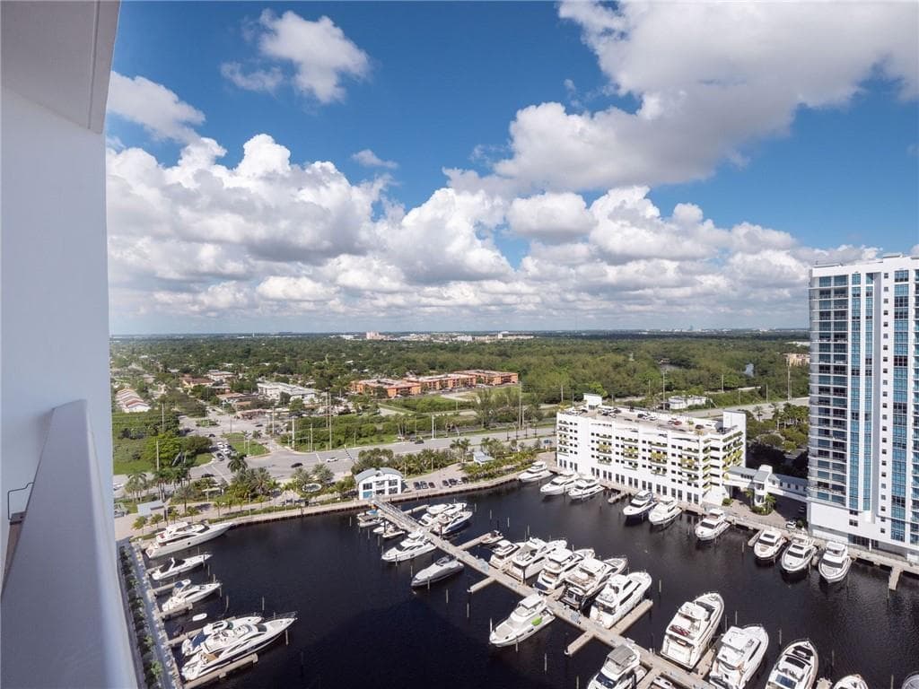 17111 Biscayne Boulevard SLIP 100, North Miami Beach FL 33160 — 20
