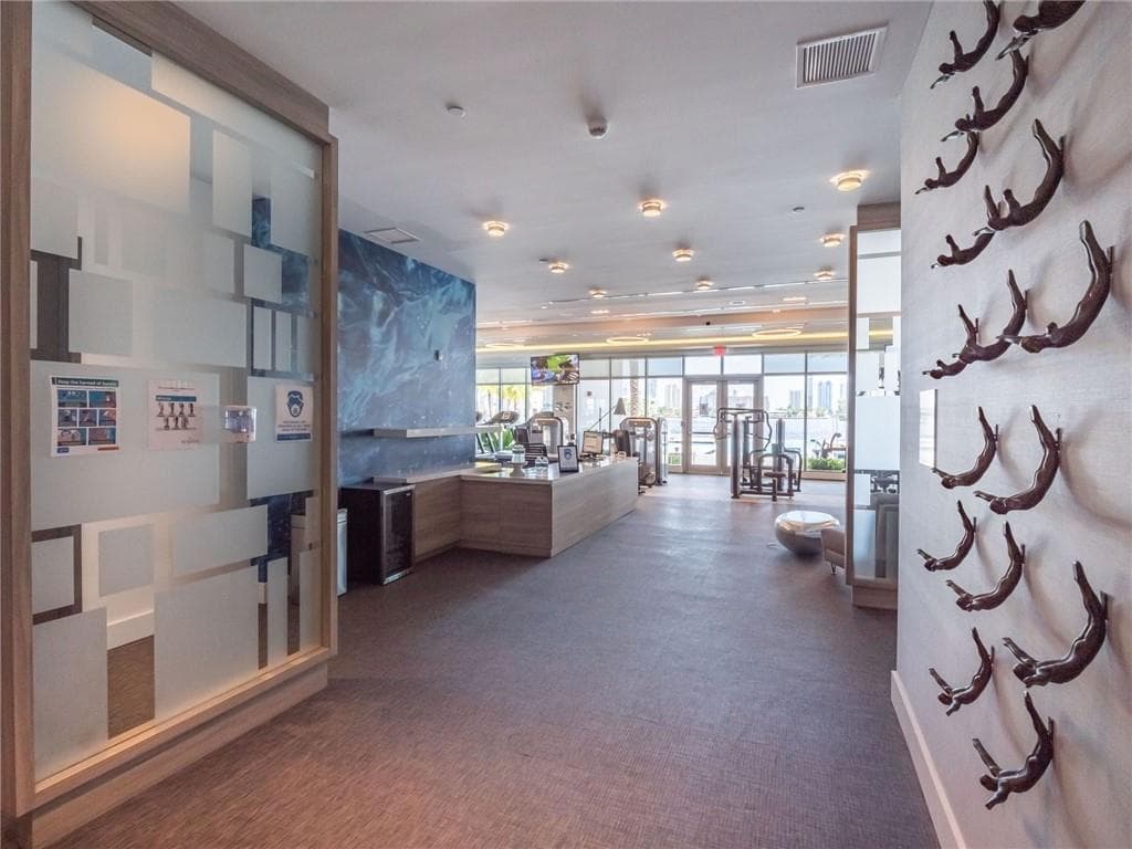 17111 Biscayne Boulevard SLIP 100, North Miami Beach FL 33160 — 9