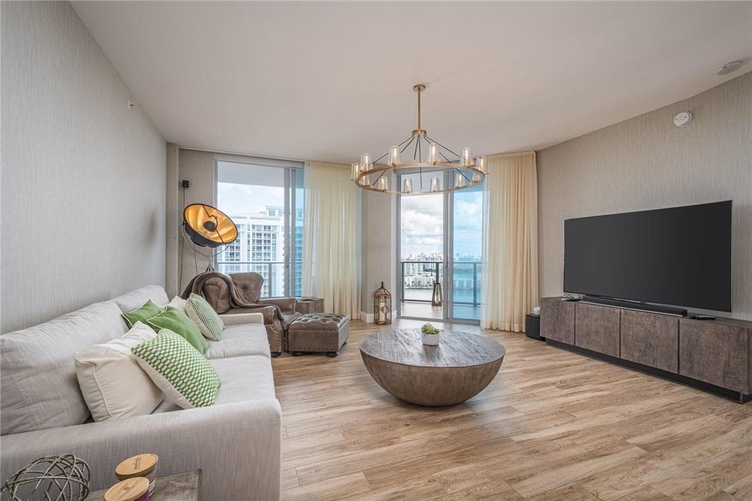17111 Biscayne Boulevard SLIP 100, North Miami Beach FL 33160 — 11