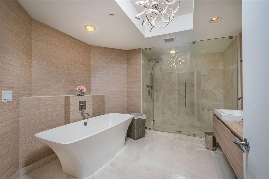 17111 Biscayne Boulevard SLIP 100, North Miami Beach FL 33160 — 29