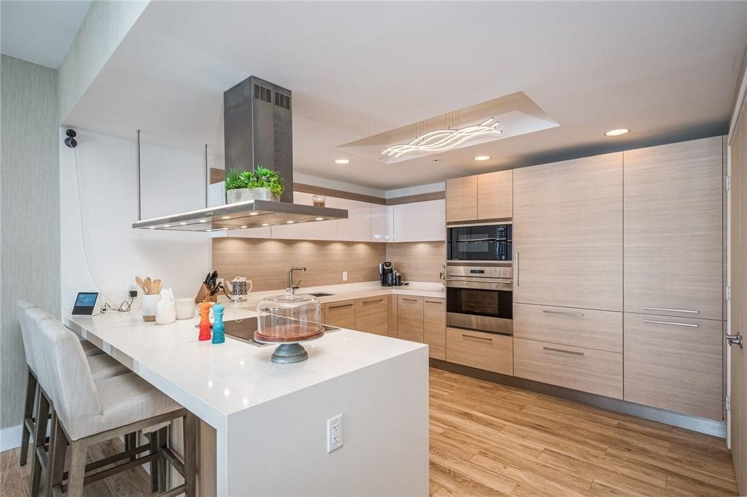 17111 Biscayne Boulevard SLIP 100, North Miami Beach FL 33160 — 21