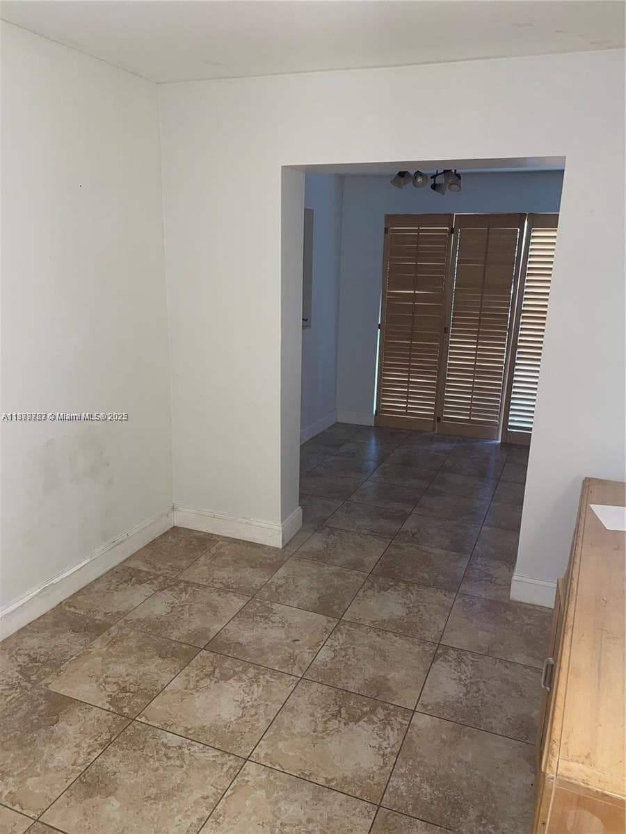 2755 NE 207th St, Aventura FL 33180 — 5