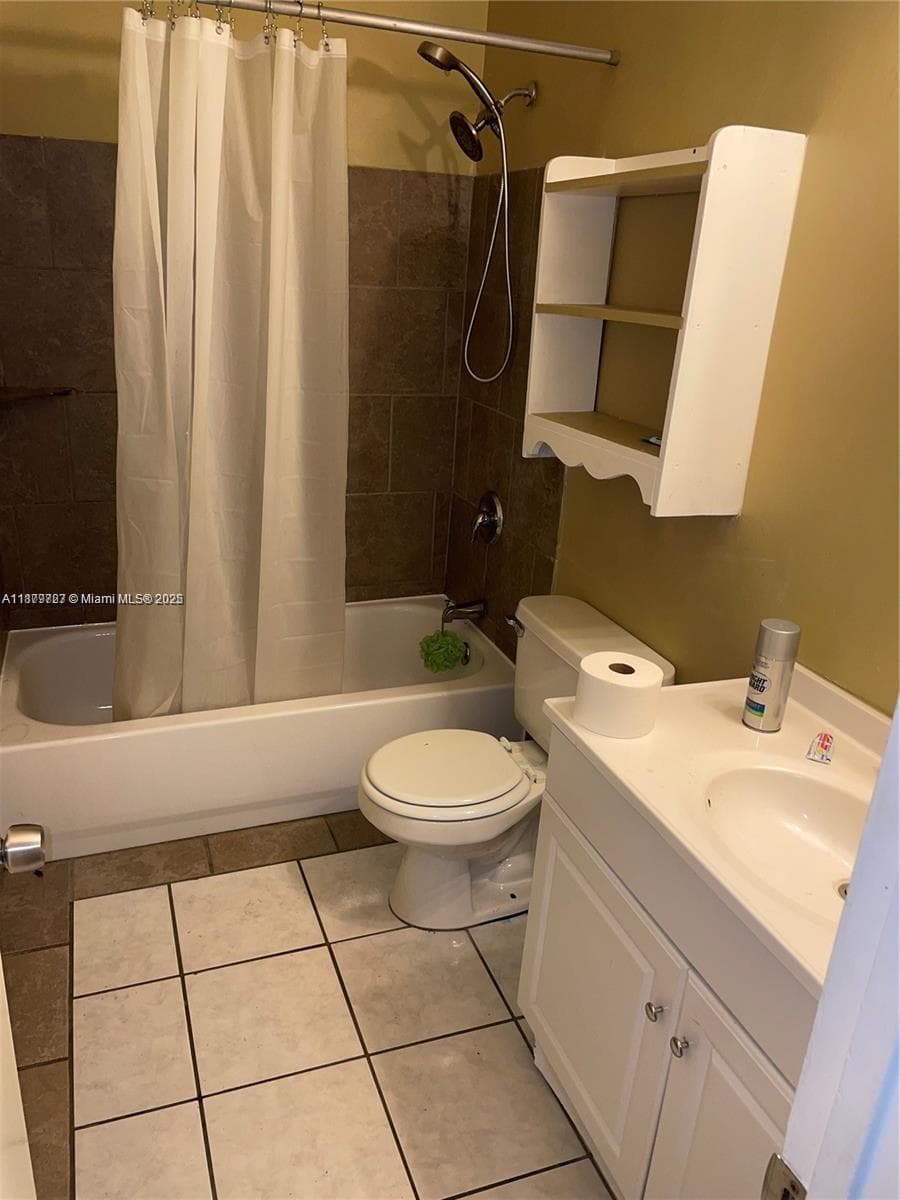 2755 NE 207th St, Aventura FL 33180 — 4