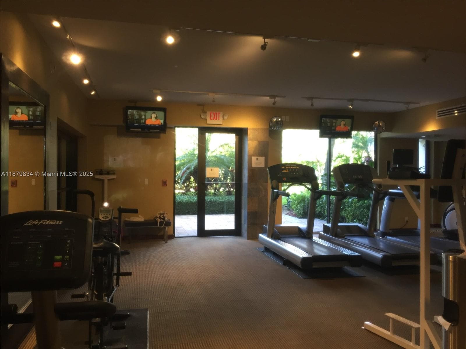 3300 NE 191st St, Aventura FL 33180 — 15