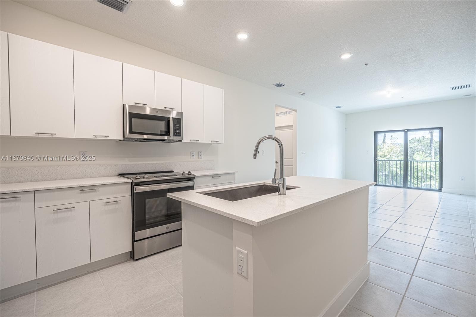 8001 NW 41st St # 208, Doral FL 33166 — 7