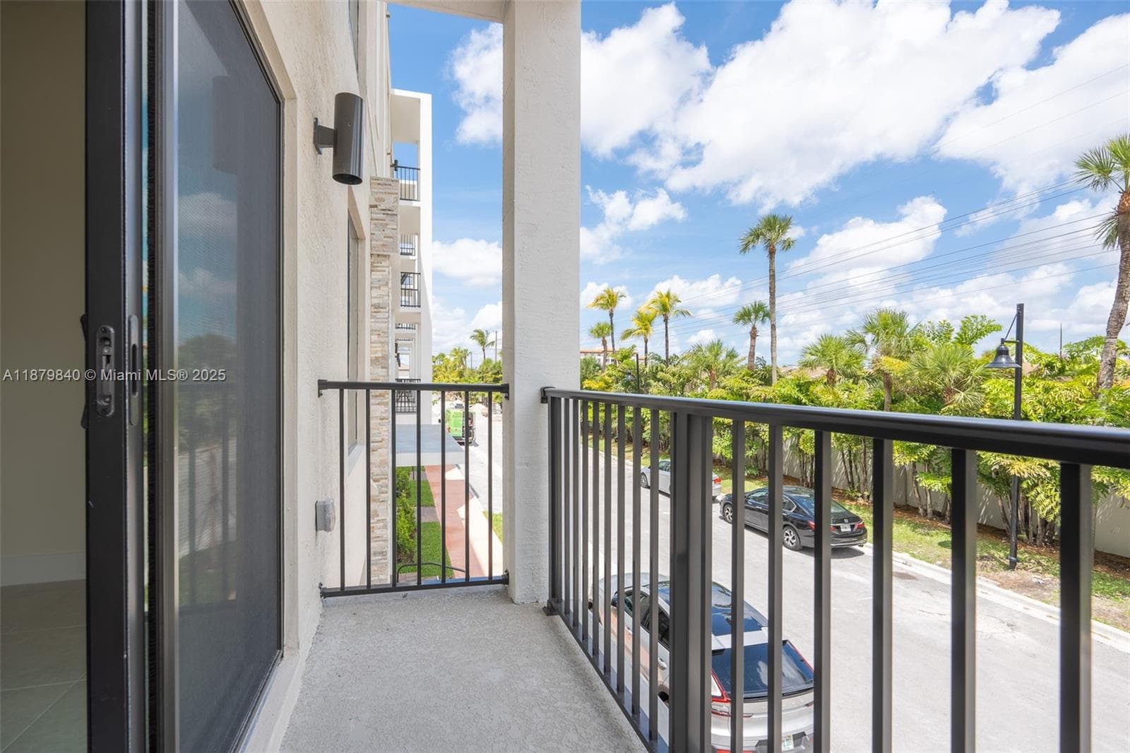 8001 NW 41st St # 208, Doral FL 33166 — 1