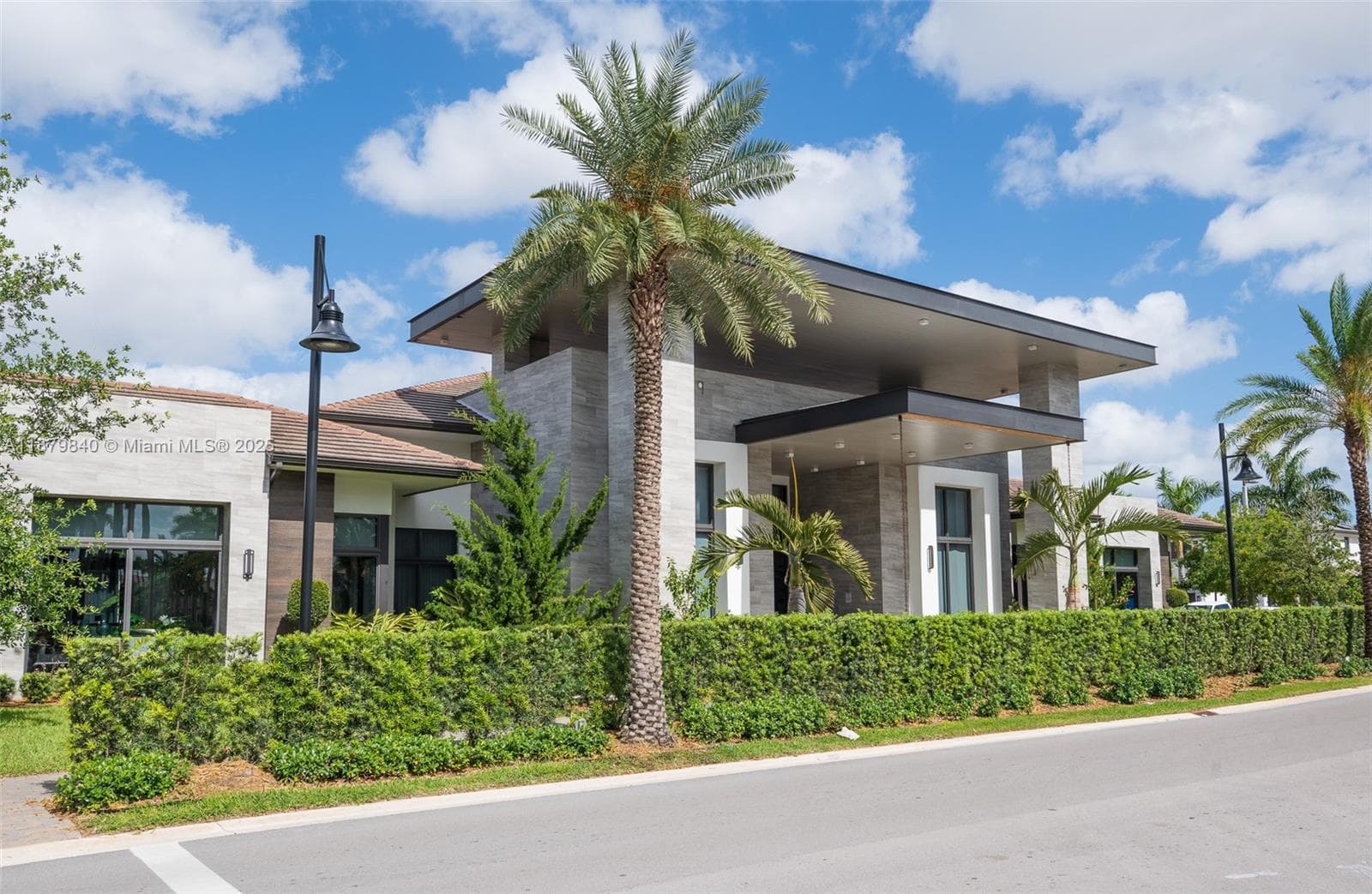 8001 NW 41st St # 208, Doral FL 33166 — 38
