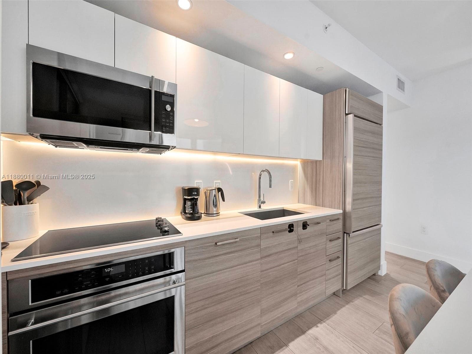 121 NE 34th St # 1601, Miami FL 33137 — 7