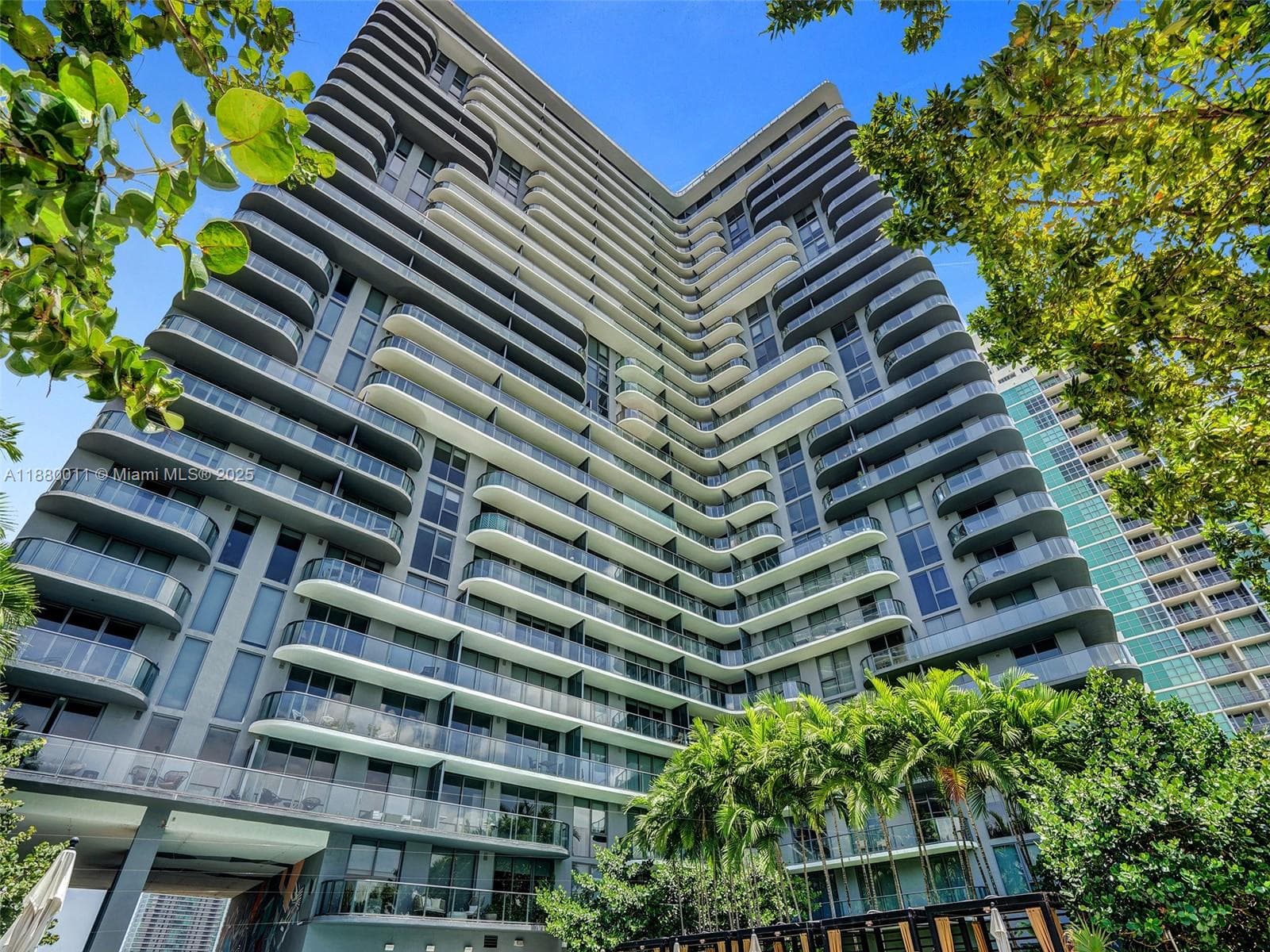 121 NE 34th St # 1601, Miami FL 33137 — 49