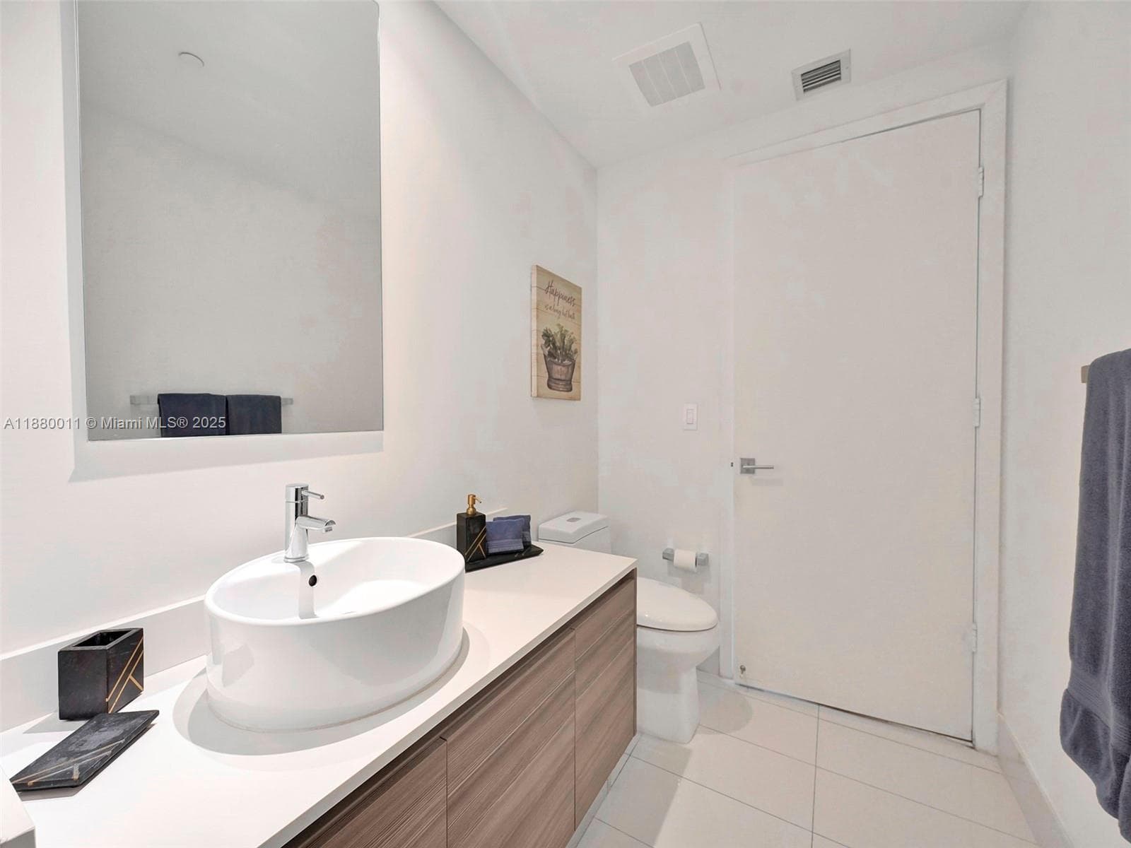 121 NE 34th St # 1601, Miami FL 33137 — 15