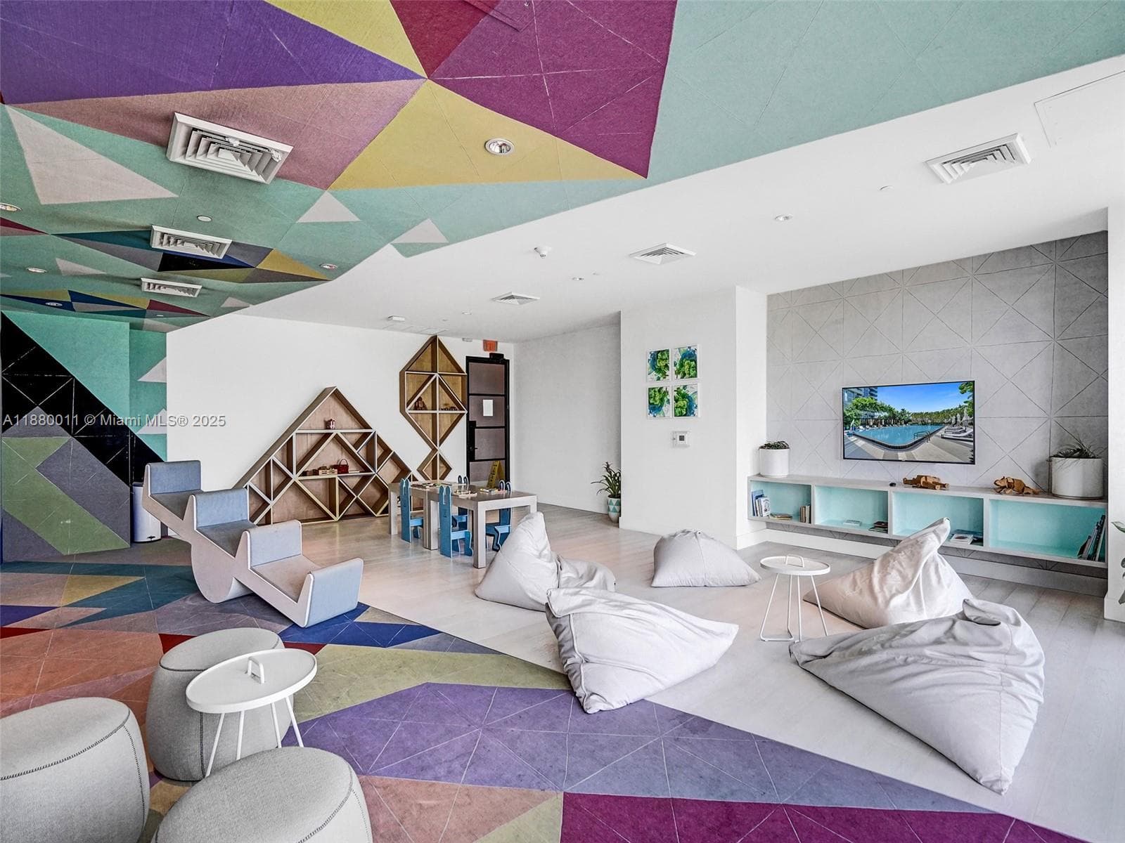 121 NE 34th St # 1601, Miami FL 33137 — 60