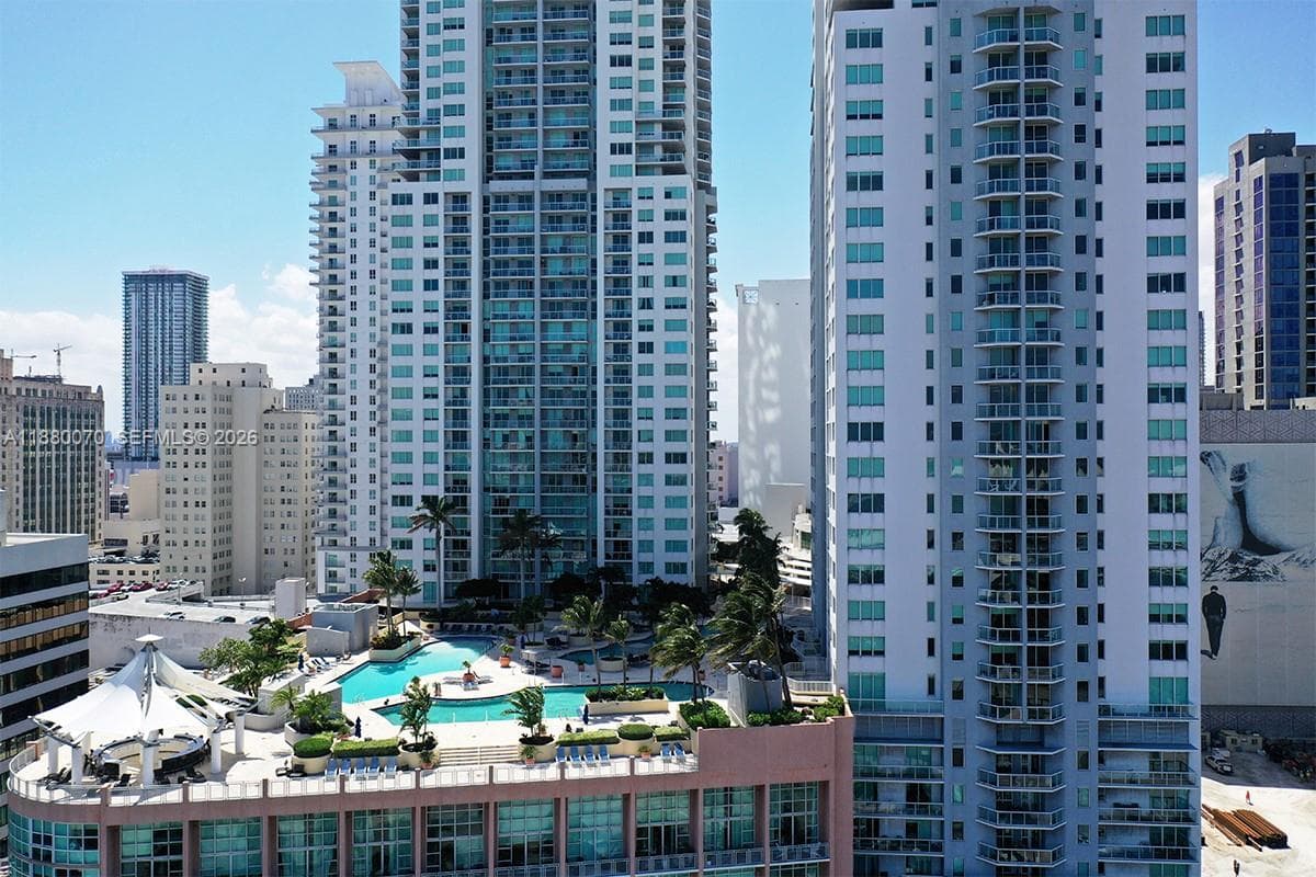 253 NE 2nd St # 903, Miami FL 33132 — 22