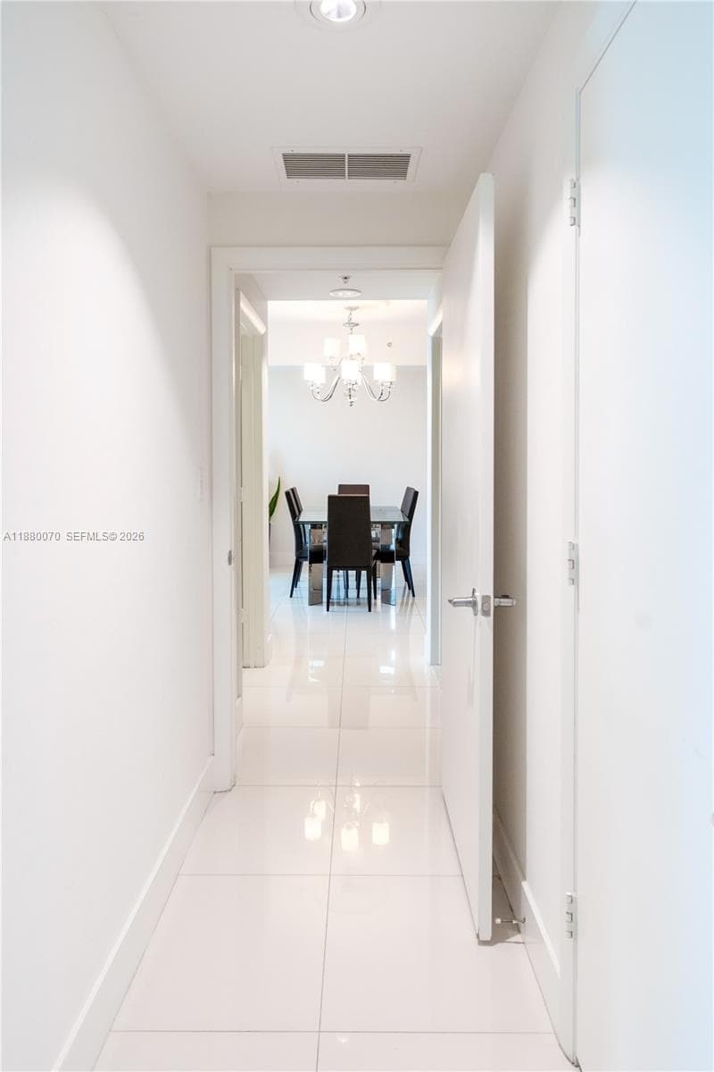 253 NE 2nd St # 903, Miami FL 33132 — 10
