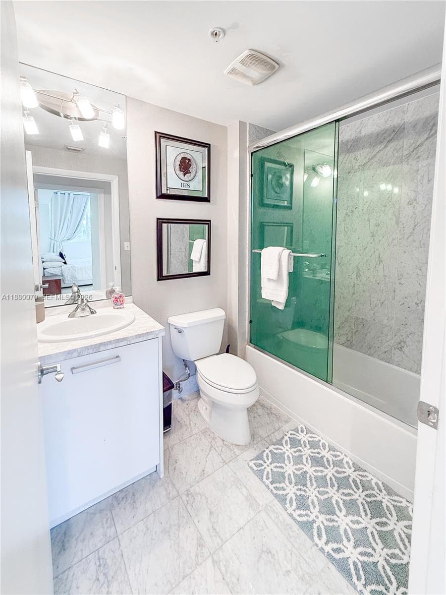 253 NE 2nd St # 903, Miami FL 33132 — 14