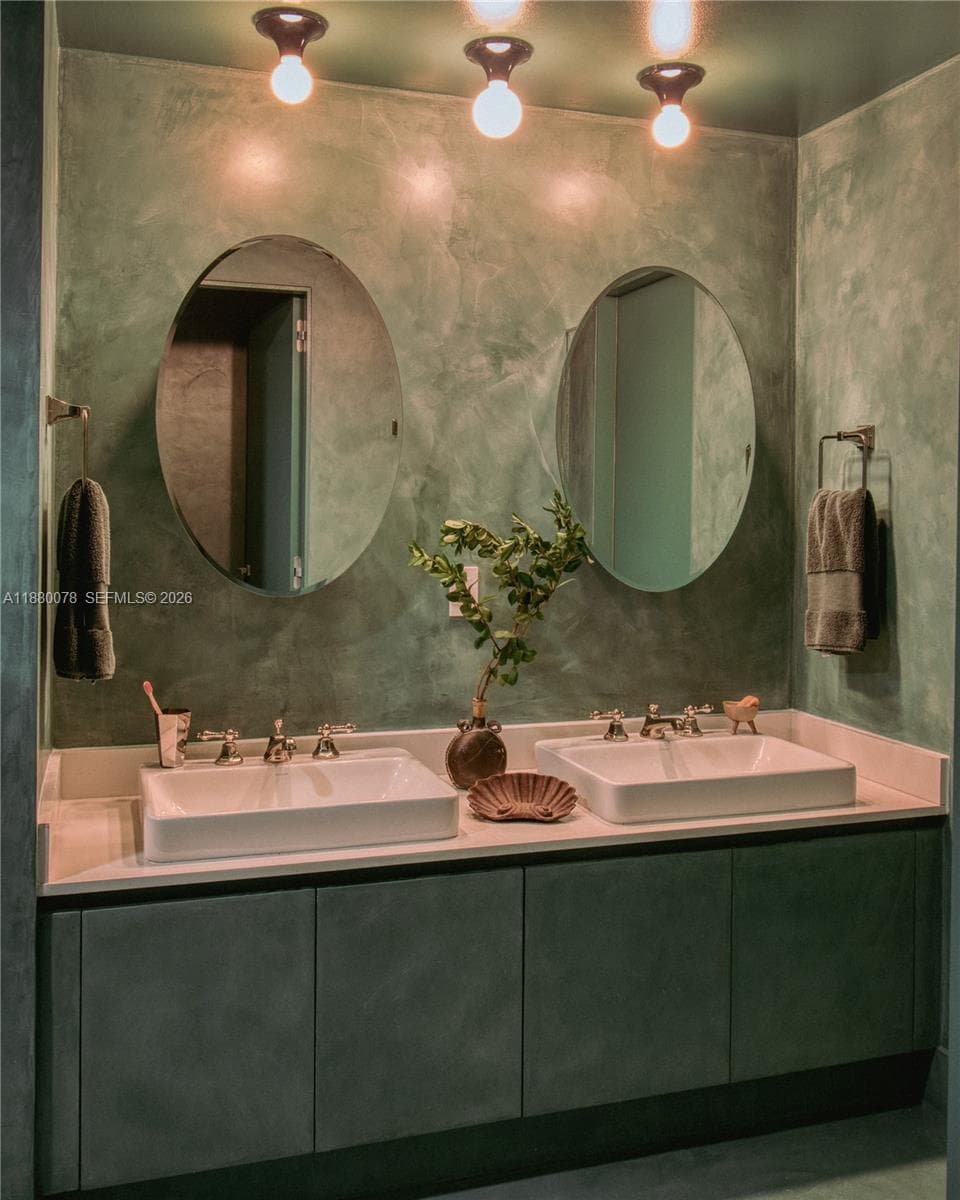 121 NE 34th St # 2408, Miami FL 33137 — 22